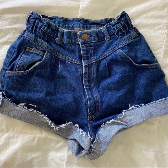 VINTAGE High-Waisted Jean cut-off Shorts - Picture 5 of 11